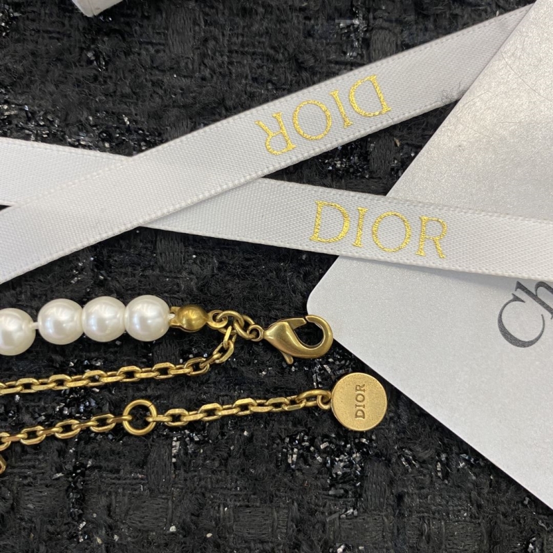 chr1st1an D10r bracelets